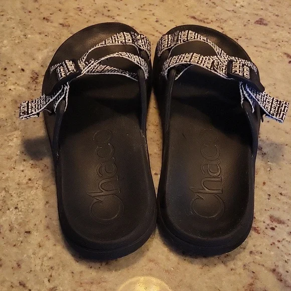 Chaco Chilos Slide - Geometric Black/White Print - 8 - Picture 2 of 7